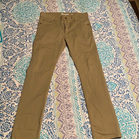 SOLD Men’s Wrangler khakis slim 36x34 - Picture 1 of 6